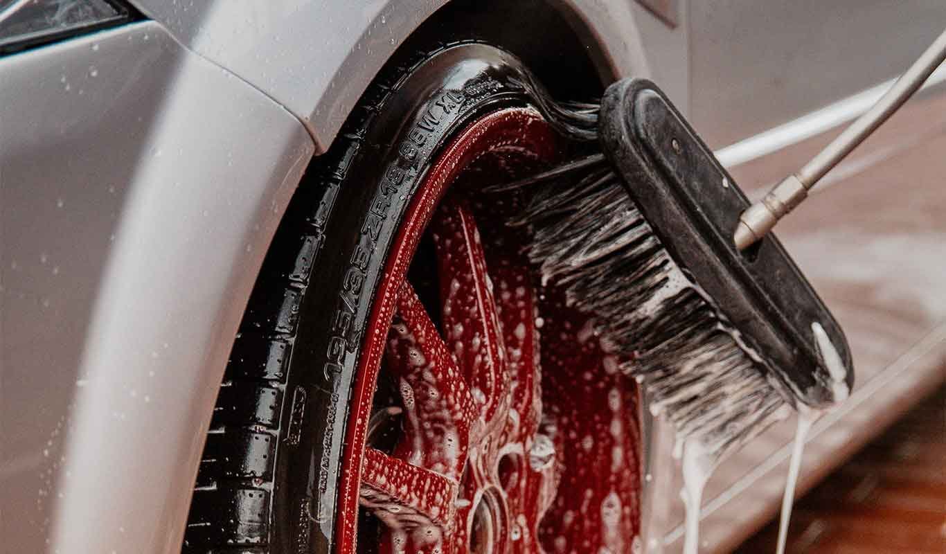 Keep Your Car Shining! Premium Car Wash Services Starting at ₹399 – City Car Wash